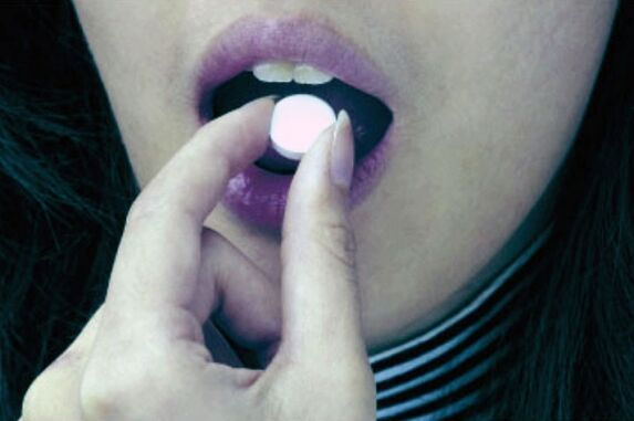 Prenez des médicaments spéciaux pour le traitement des helminthiases.